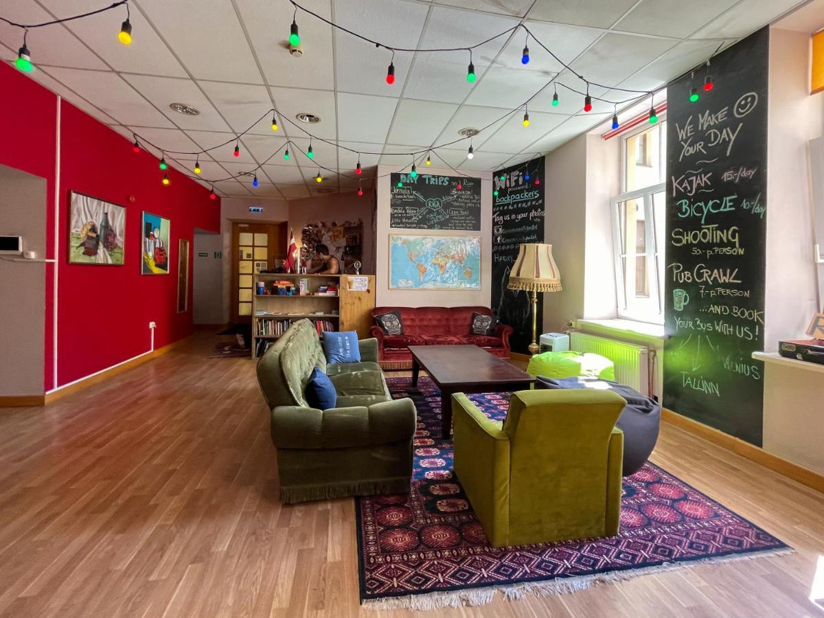 Cinnamon Sally Backpackers Hostel Riga Exterior photo
