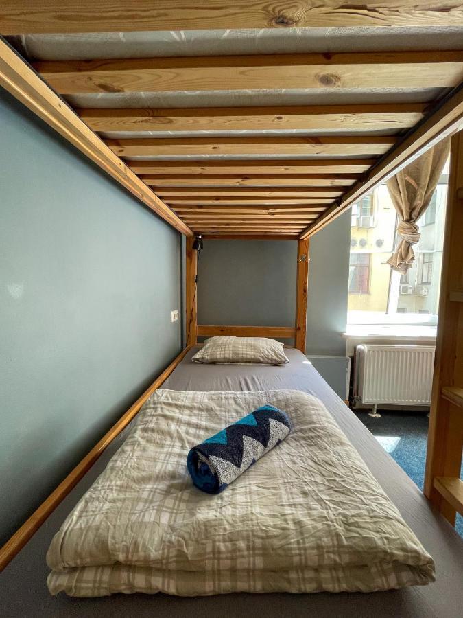 Cinnamon Sally Backpackers Hostel Riga Exterior photo