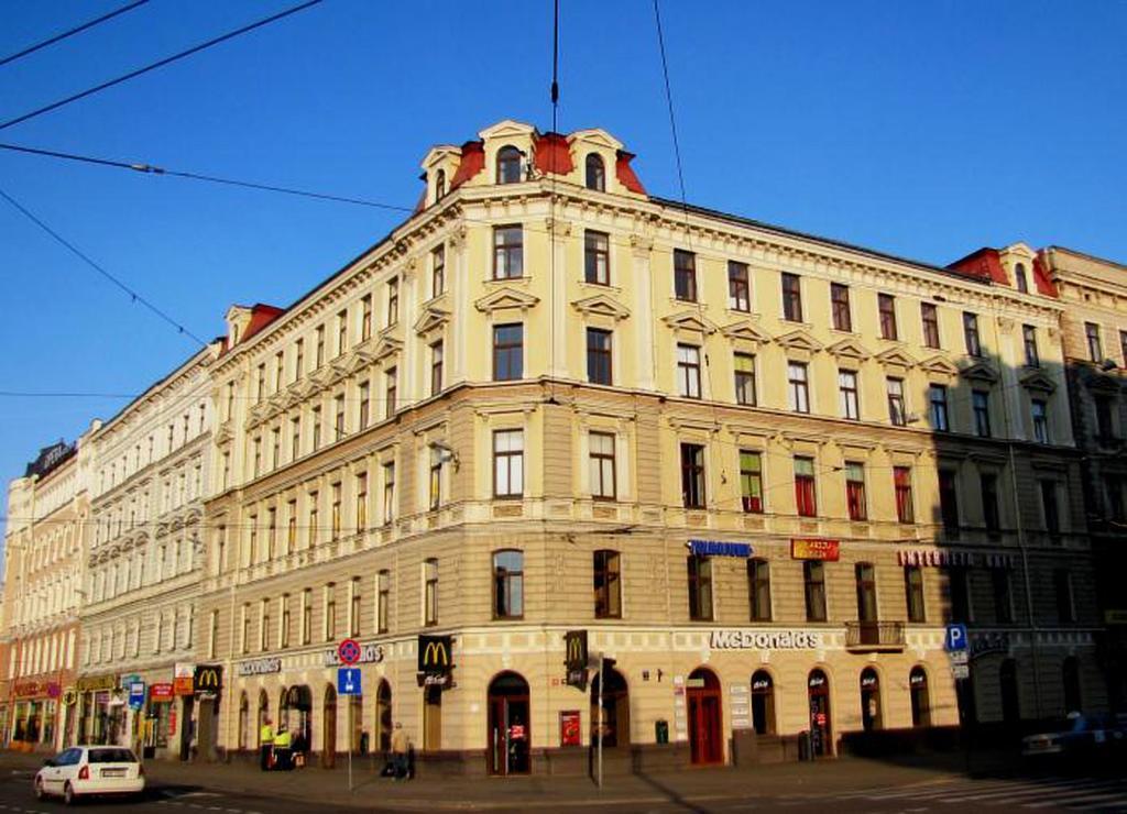 Cinnamon Sally Backpackers Hostel Riga Exterior photo